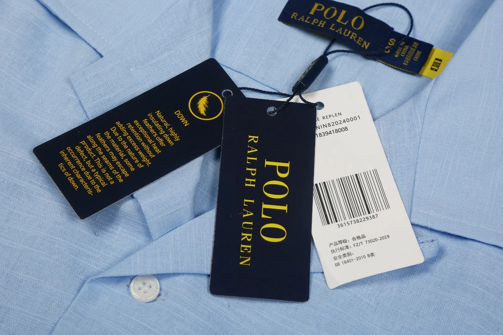 P230 White background picture [High-end quality] Style number: 25055# Color: Navy blue/off-white/ice blue/light pink/chicken yellow/khaki Size: S to XL - Ralph Lauren/Ralph Lauren 25SS Summer popular high-quality old money style Cuban collar pocket style short-sleeved linen couple shirt - originality restoration 95% cotton blended bamboo linen pre-car wash treatment tight and soft texture ✅ - 100% restored workmanship Complete professional shirt with embedded clips in bifurcated sleeves, top button earrings ✅ - Custom dyed original pearlescent white buttons with different sizes ✅ - Special shaped chiffon foil inside the collar door tube, which is not easy to deform and pull ✅ - Ralph Lauren/linen pocket style short-sleeved shirt. It is different from the classic style and has a niche style. It perfectly combines comfort and high-end. An indispensable piece in summer. It is both cool and textured. It is the king of ins style with every snap. It can be used for commuting and vacationing. There’s no pressure to switch between different styles, and the classics never go out of style.